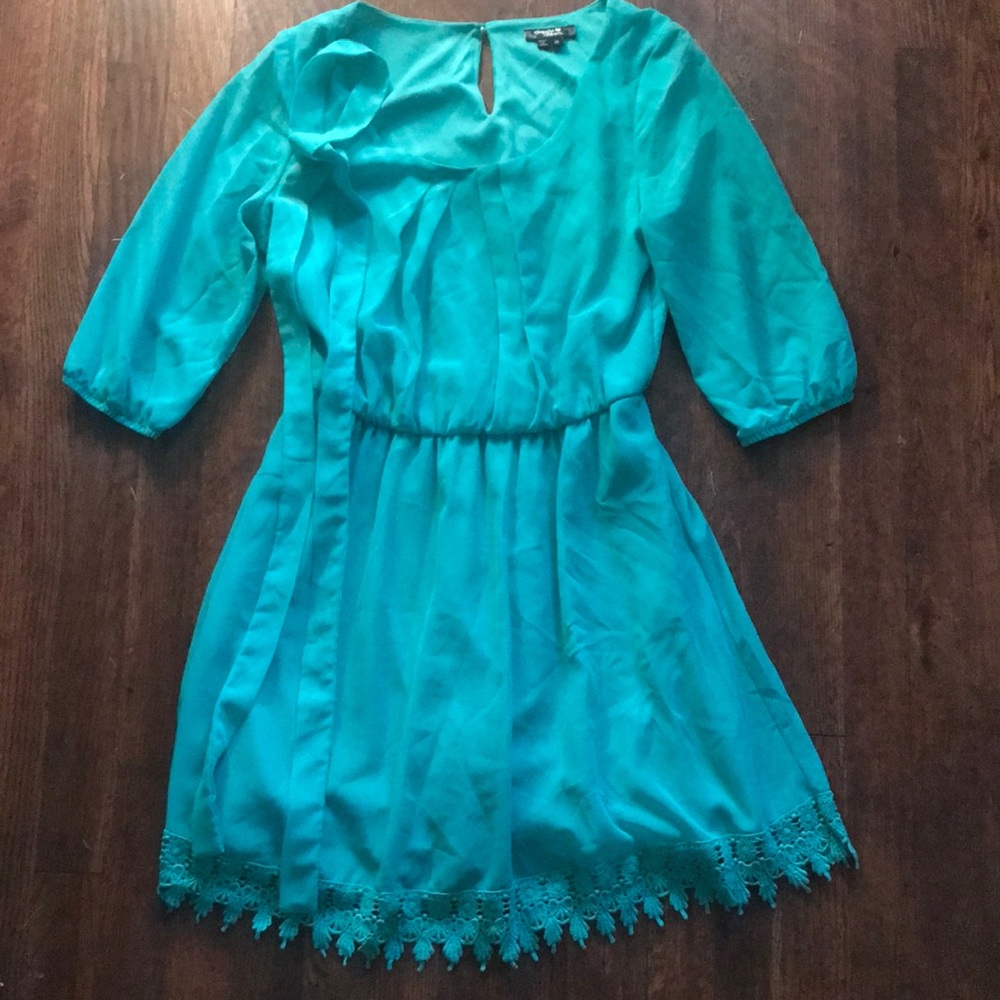 ✨SOLD✨ Mint Green Belted Dress w/ lace bottom